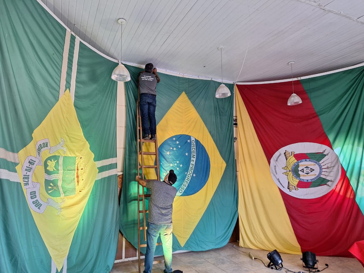 Fixação das Bandeiras